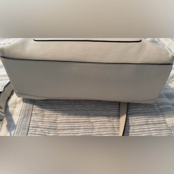 Tory Burch Chelsea Pebbled Leather Satchel. White with Gold Hardware. - Picture 12 of 16